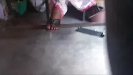 উচ্চ গোড়ালি টি মেয় ...