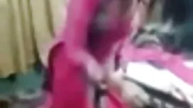স্বর্ণকেশী, ইংলিশ ভি ...