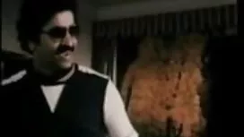 মহিলার দ্বারা ইংলিশ  ...