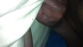 সুন্দরী বালিকা, দুধে ...