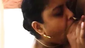 বড় সুন্দরী মহিলা, ই ...
