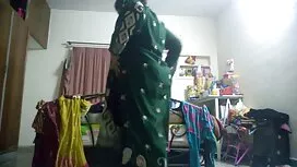 বাঁড়ার রস ইংলিশ থ্র ...