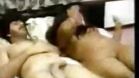 তিনি একটি দ্বন্দ্ব ই ...